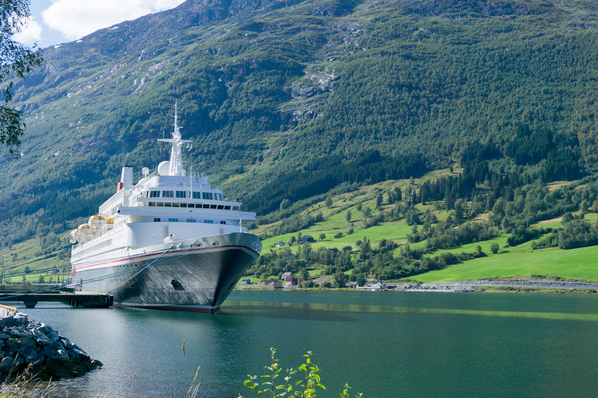 Unser erstes und einziges und kleines Kreuzfahrtschiff in ganz Norwegen.