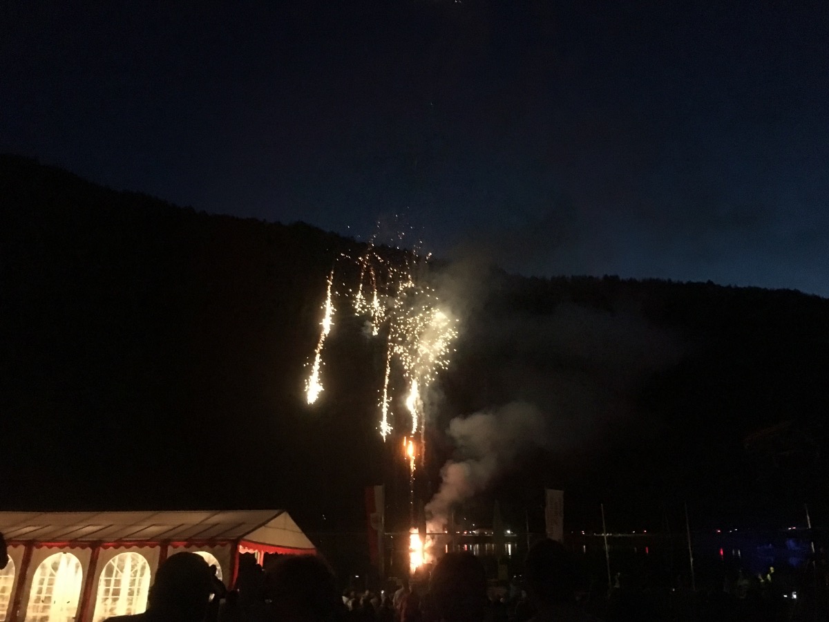 Feuerwerk am Pillersee als Abschluss des Seeleuchtens